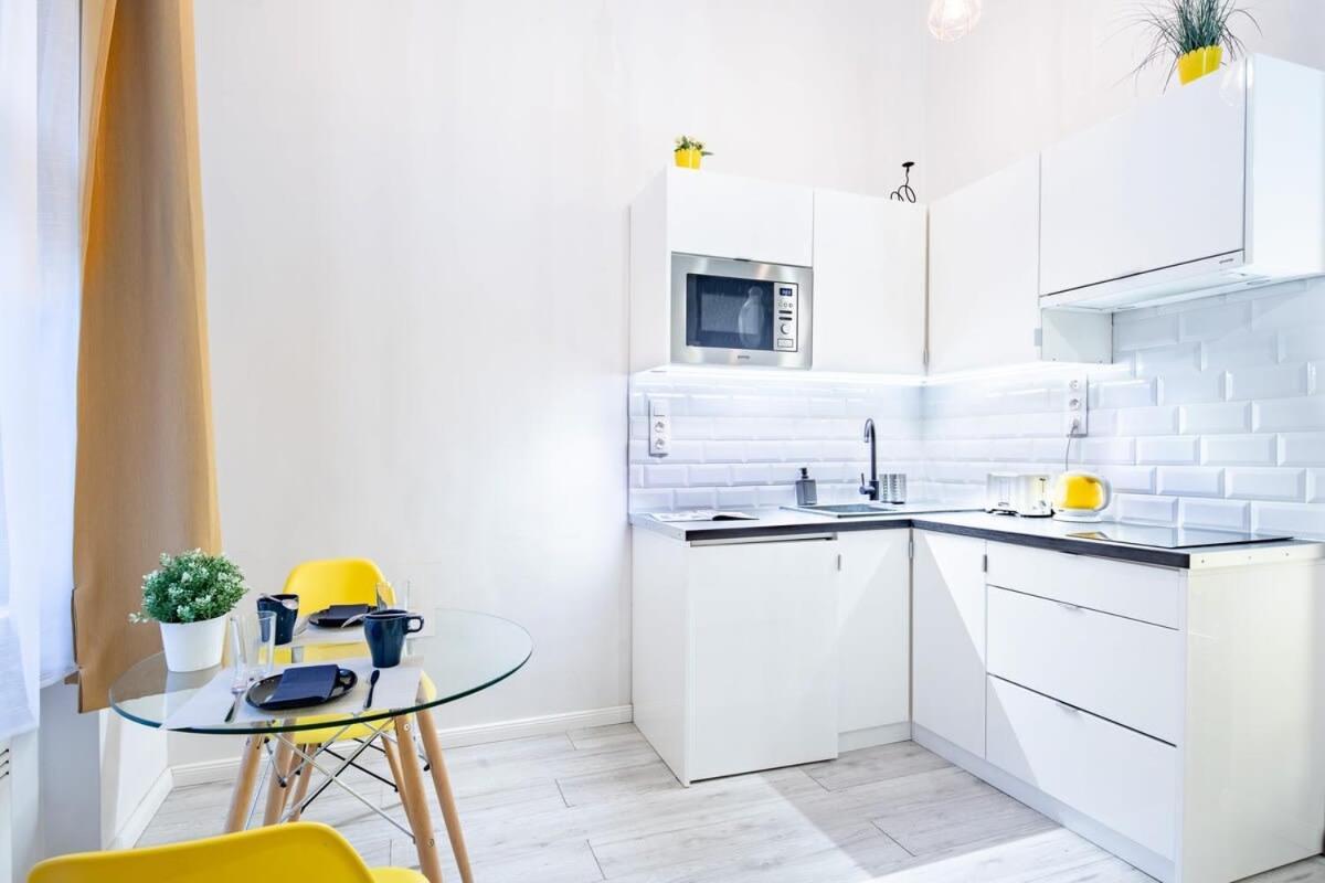 Very - Easy Use - Air Con Apartment